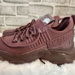 Steve Madden Brown Sneakers with Textured Fabric and Durable Sole